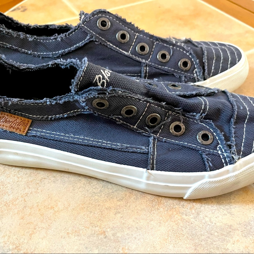 Blowfish navy no lace sneakers